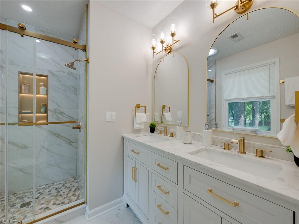 101 Middlewood Lane Yorktown VA 23692