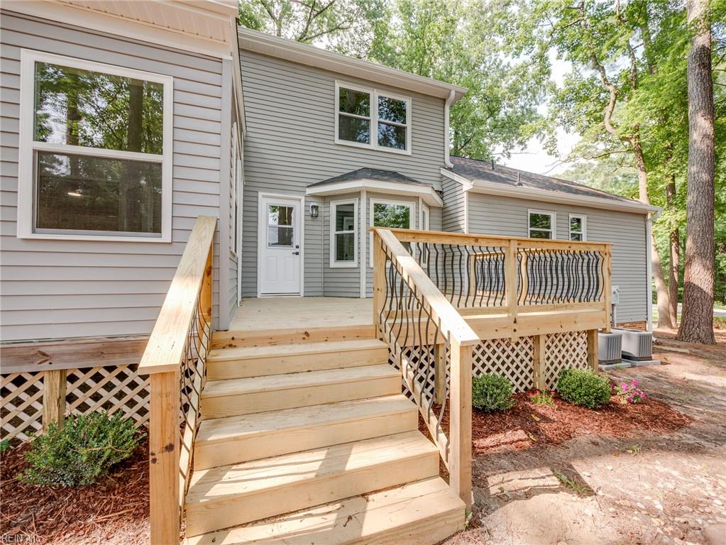 101 Middlewood Lane Yorktown VA 23692