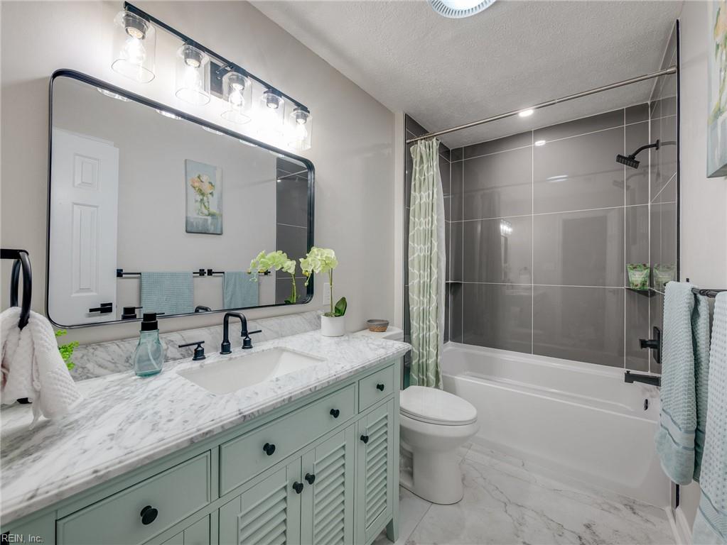 101 Middlewood Lane Yorktown VA 23692
