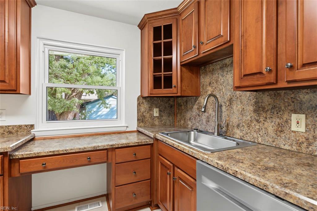 516 Brentwood Drive Newport News VA 23601