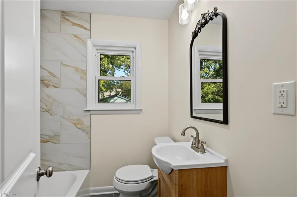 516 Brentwood Drive Newport News VA 23601