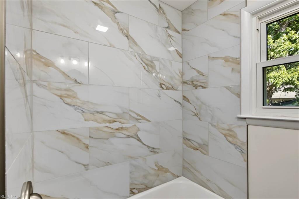 516 Brentwood Drive Newport News VA 23601
