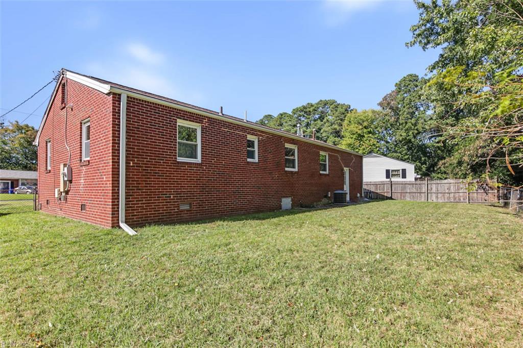 516 Brentwood Drive Newport News VA 23601