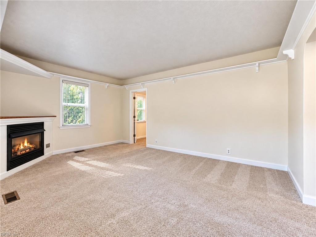 282 Eastwood Dr Drive Newport News VA 23602