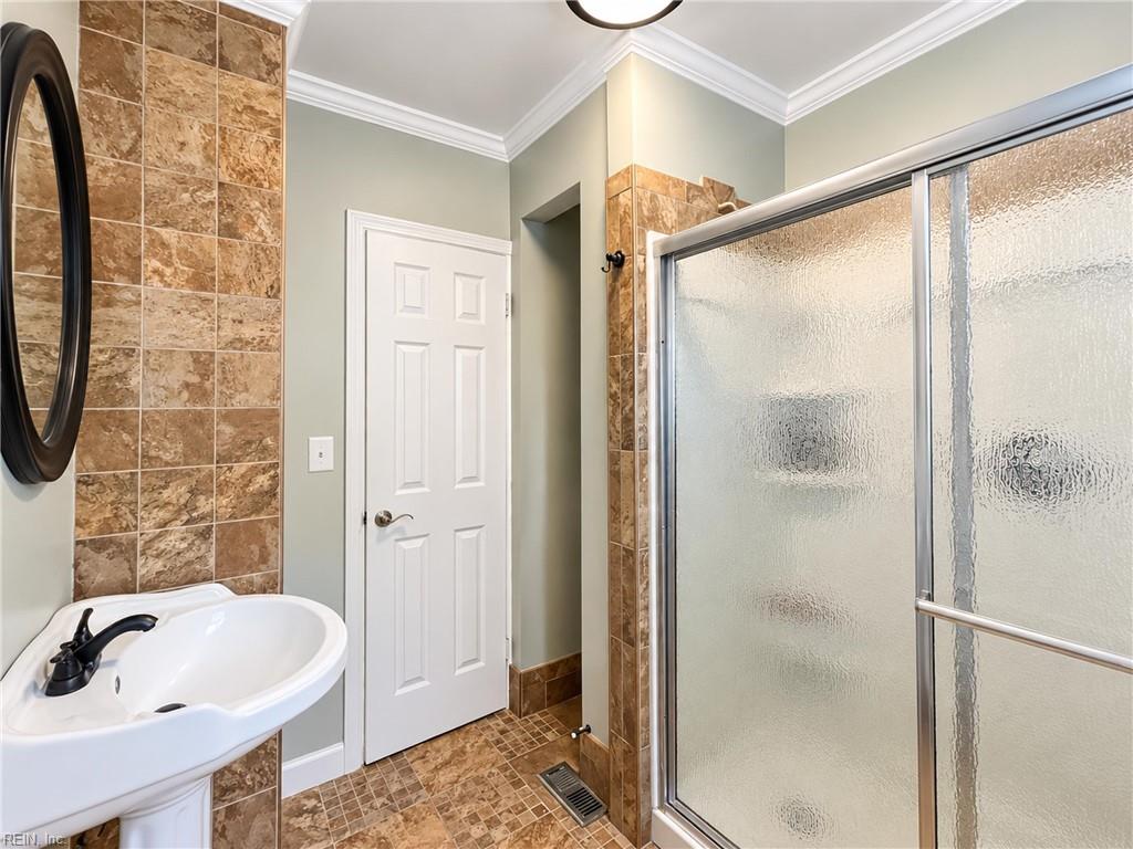 282 Eastwood Dr Drive Newport News VA 23602