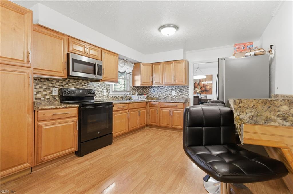 221 Hahn Place Newport News VA 23602