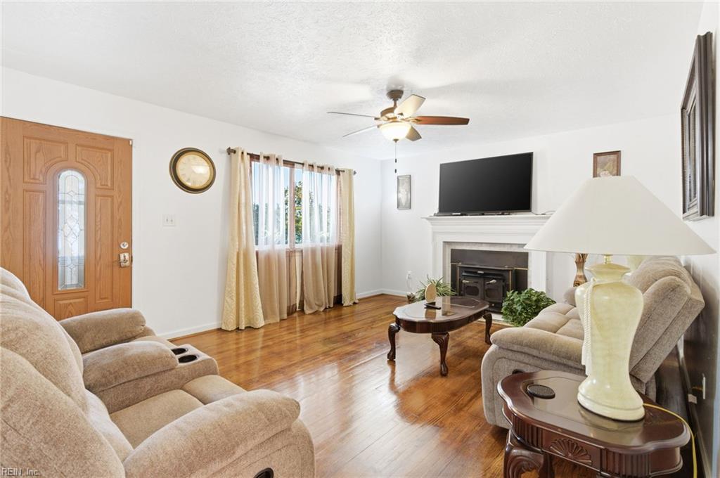221 Hahn Place Newport News VA 23602