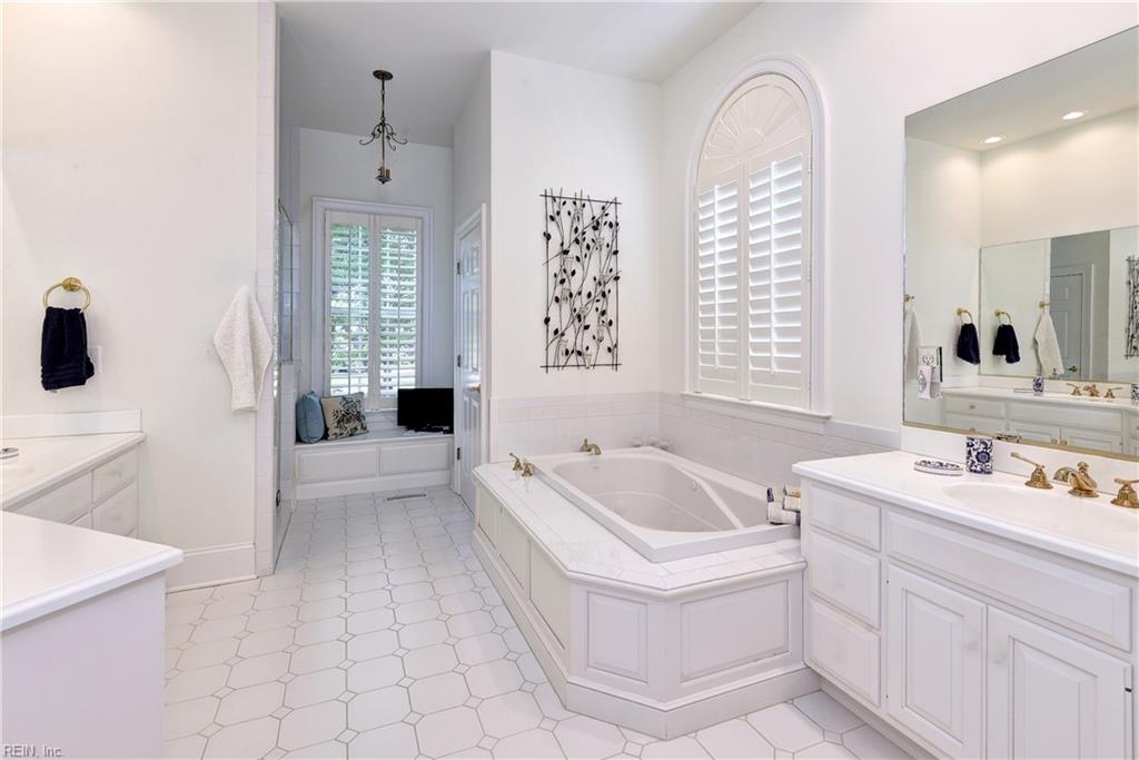 115 W Lancashire Williamsburg VA 23188