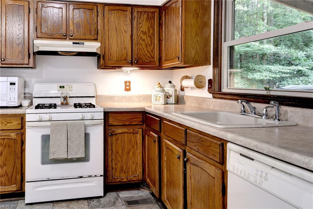 6 Hempstead Court Williamsburg VA 23188