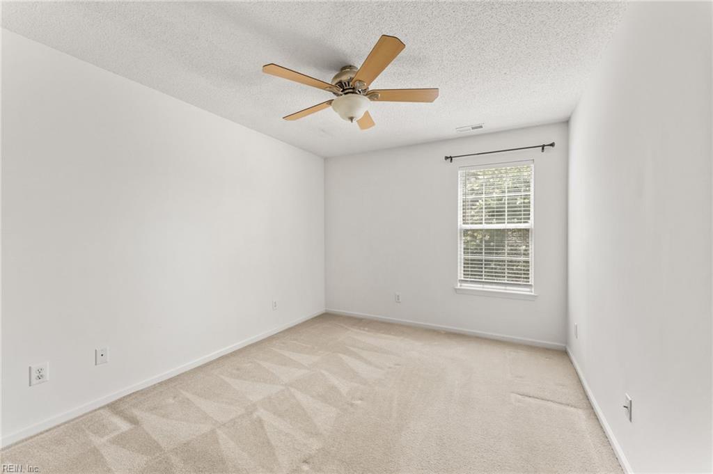 332 Town Pointe Way Newport News VA 23601