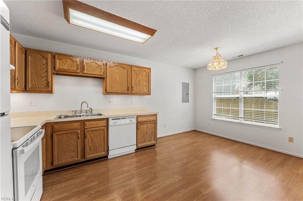 332 Town Pointe Way Newport News VA 23601