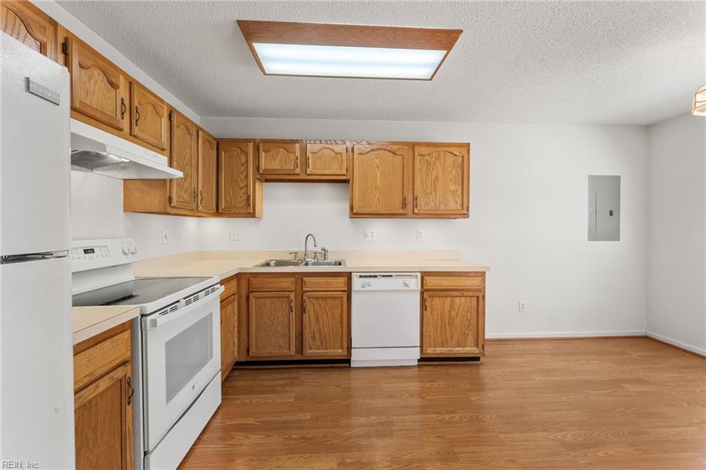 332 Town Pointe Way Newport News VA 23601