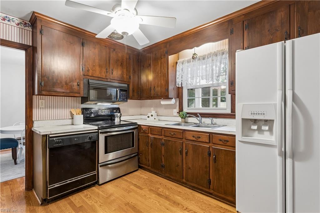 214 Greenland Drive Yorktown VA 23693