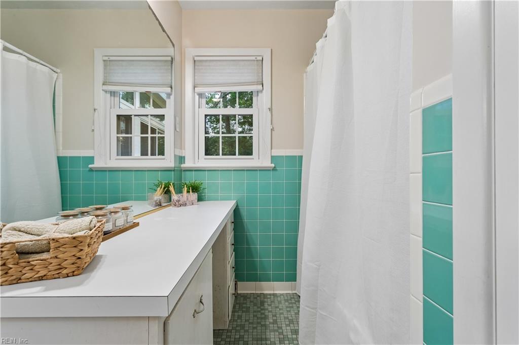 214 Greenland Drive Yorktown VA 23693