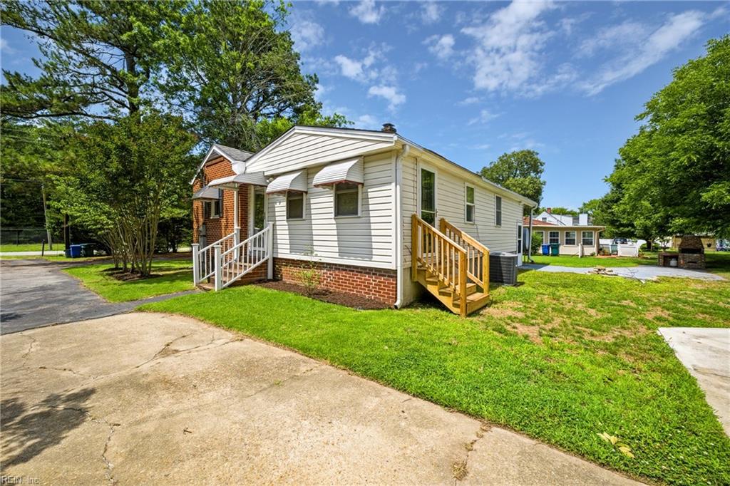 568 Yorktown Road Newport News VA 23603