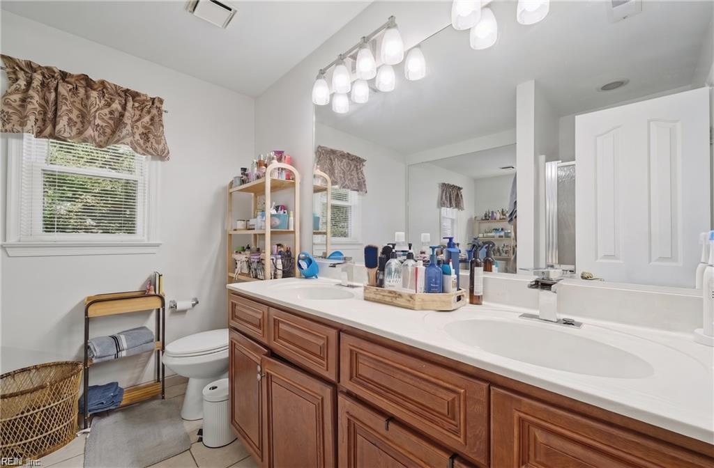 853 Yorkshire Lane Newport News VA 23608