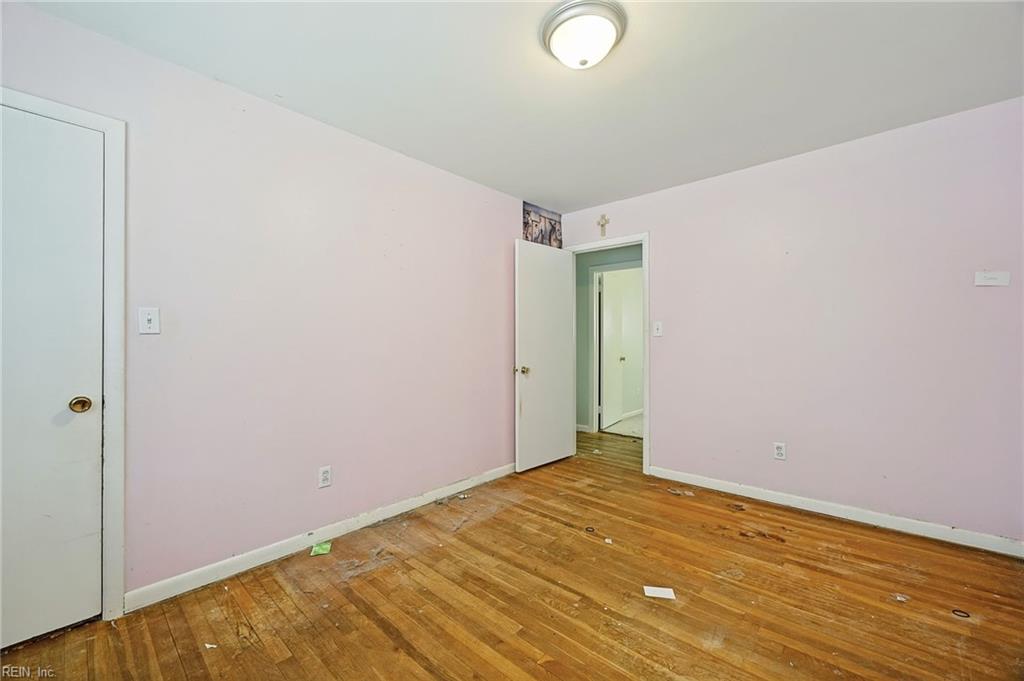724 Roslyn Road Newport News VA 23601