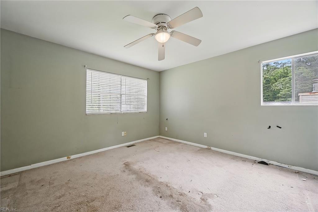 724 Roslyn Road Newport News VA 23601