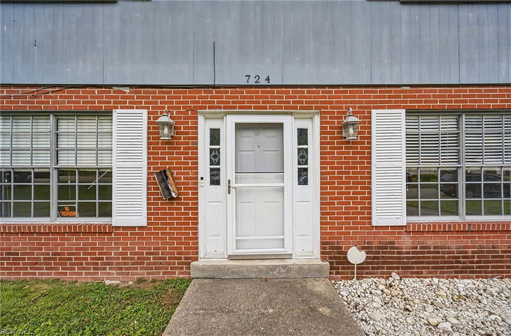 724 Roslyn Road Newport News VA 23601
