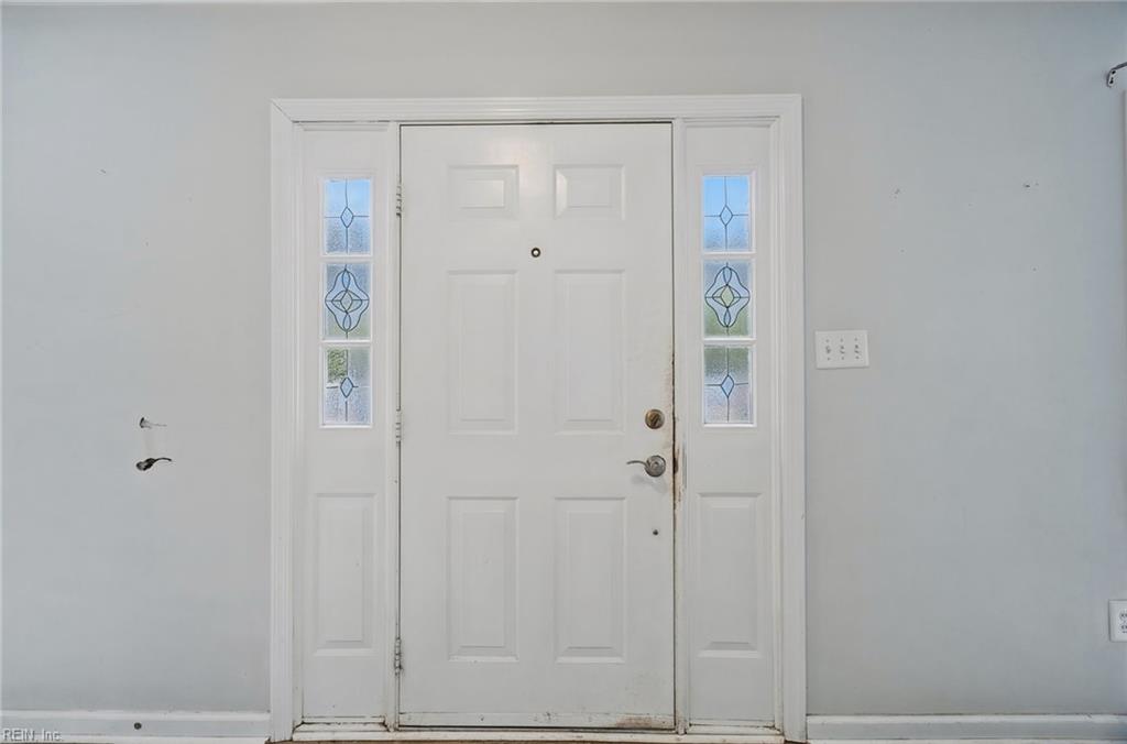 724 Roslyn Road Newport News VA 23601