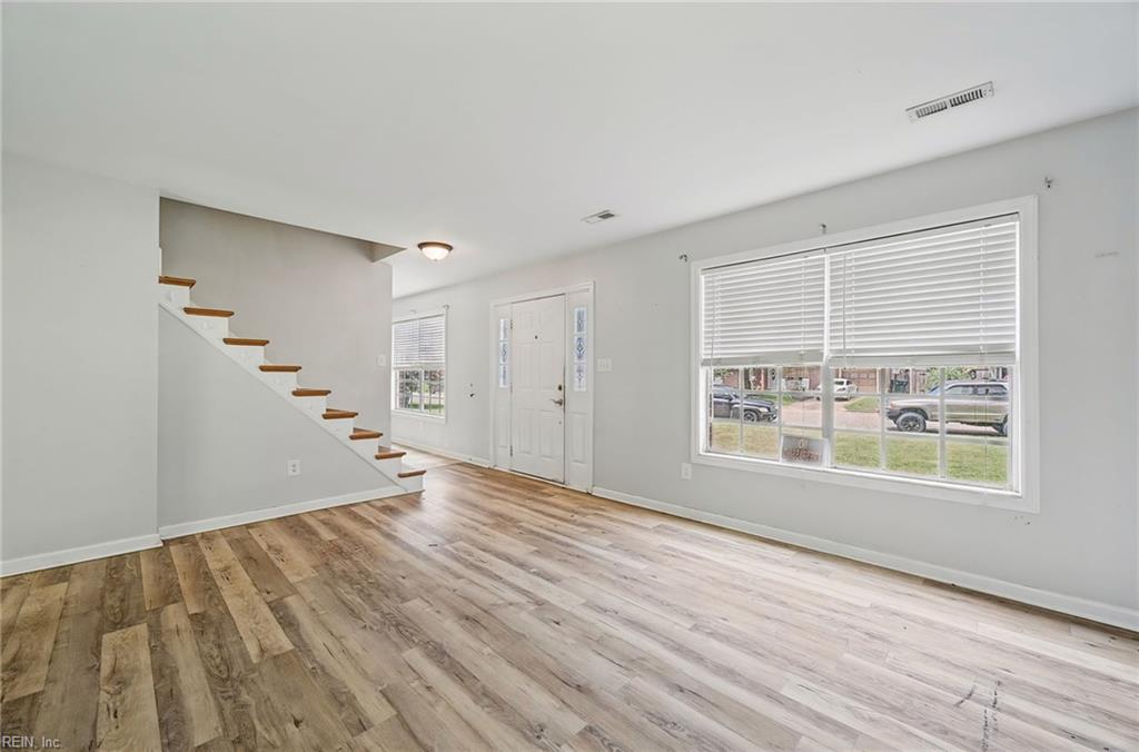 724 Roslyn Road Newport News VA 23601