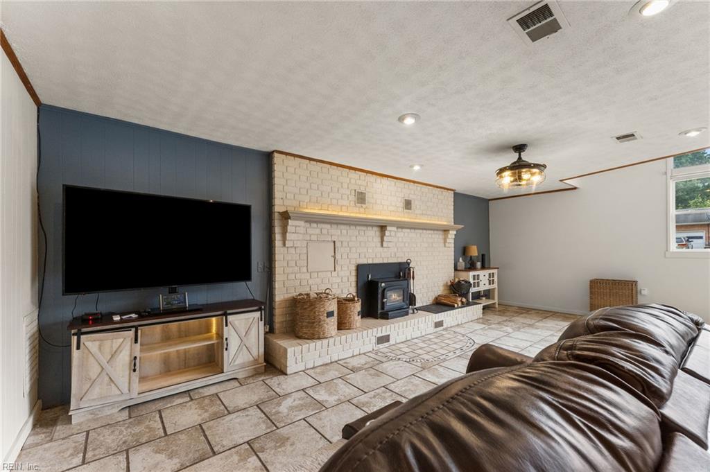 406 Grafton District Road Yorktown VA 23692