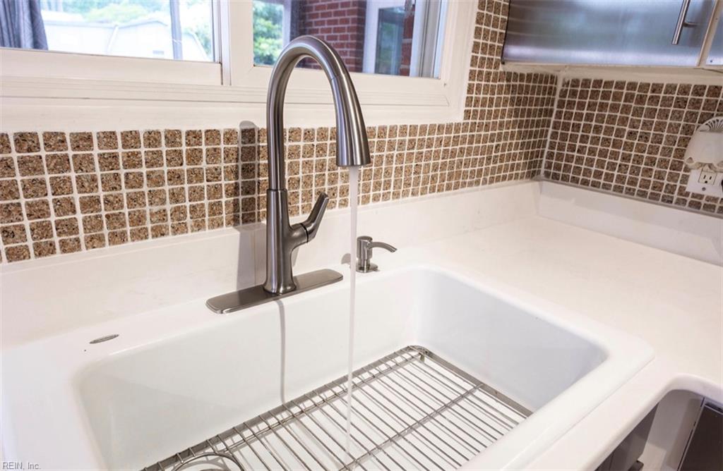 821 Greenwich Lane Newport News VA 23601