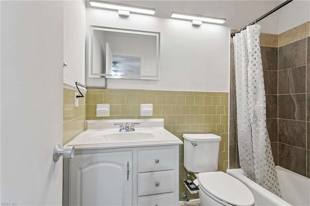 821 Greenwich Lane Newport News VA 23601
