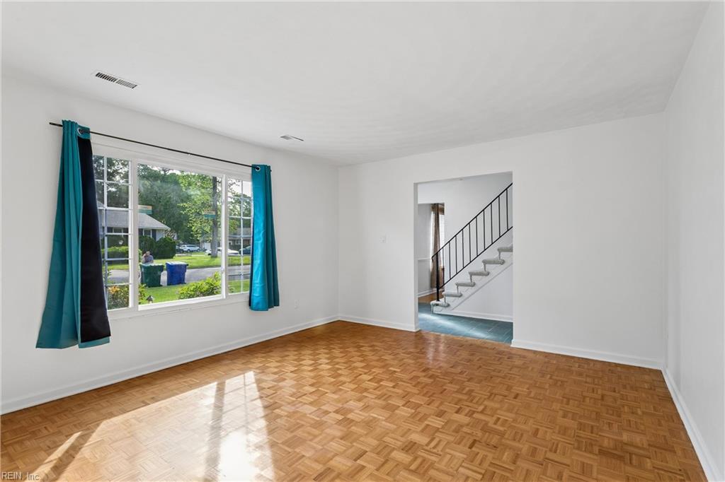 821 Greenwich Lane Newport News VA 23601