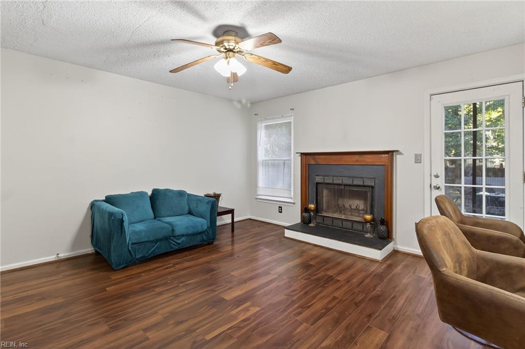 882 Belvoir Circle Newport News VA 23608
