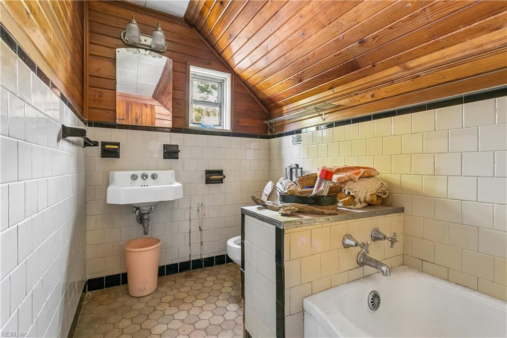 312 Hammond Street Newport News VA 23601