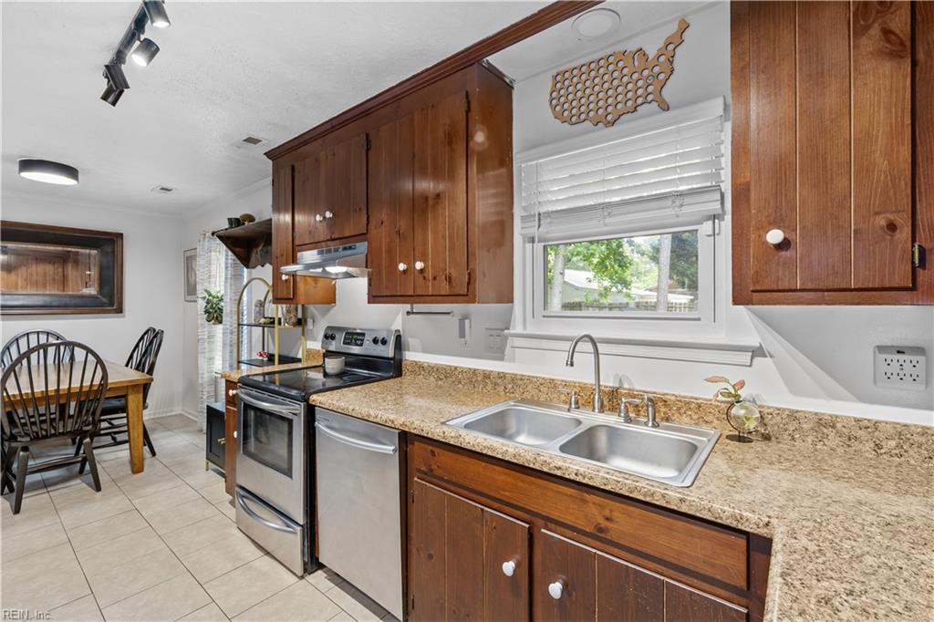 695 Chatsworth Drive Newport News VA 23601