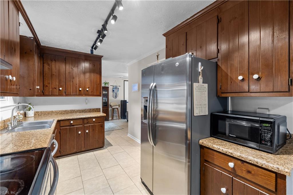 695 Chatsworth Drive Newport News VA 23601