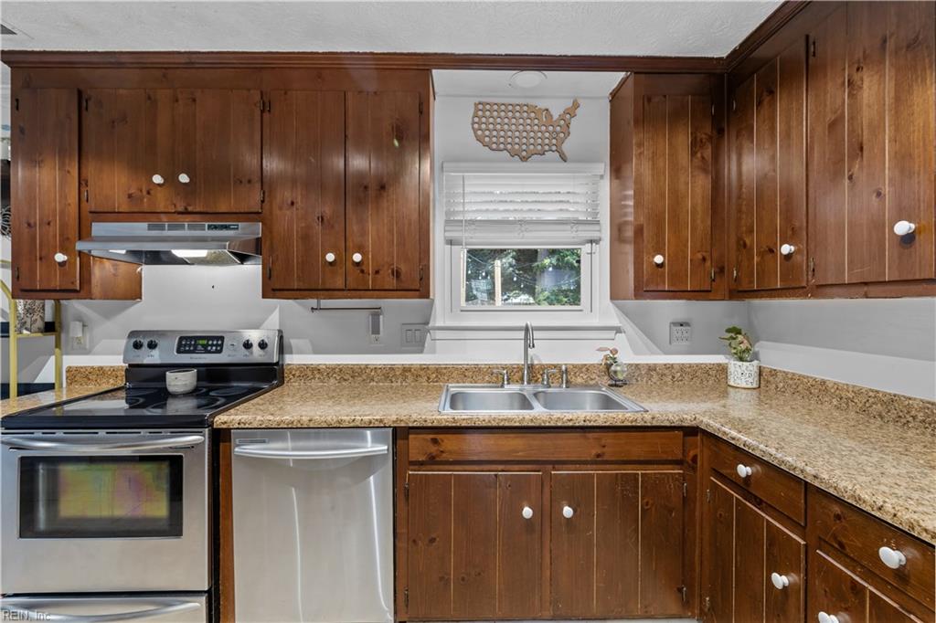 695 Chatsworth Drive Newport News VA 23601