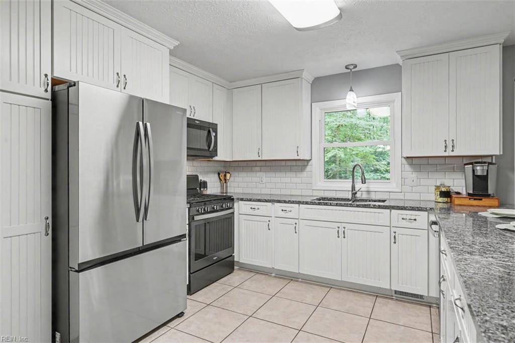 8172 Manor Drive Gloucester VA 23061