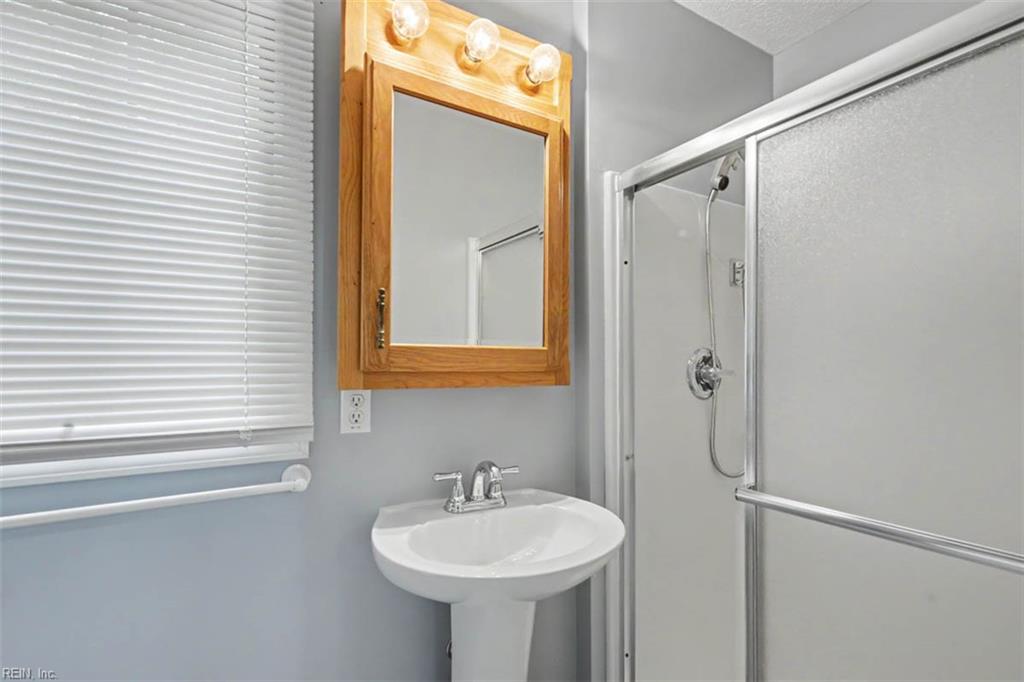 8172 Manor Drive Gloucester VA 23061