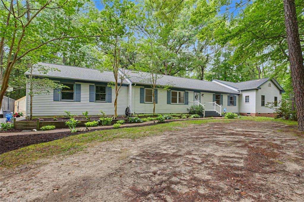 8172 Manor Drive Gloucester VA 23061