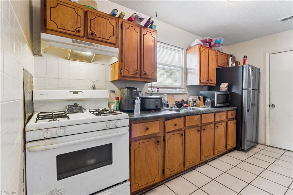 2014 Roanoke Avenue Newport News VA 23607