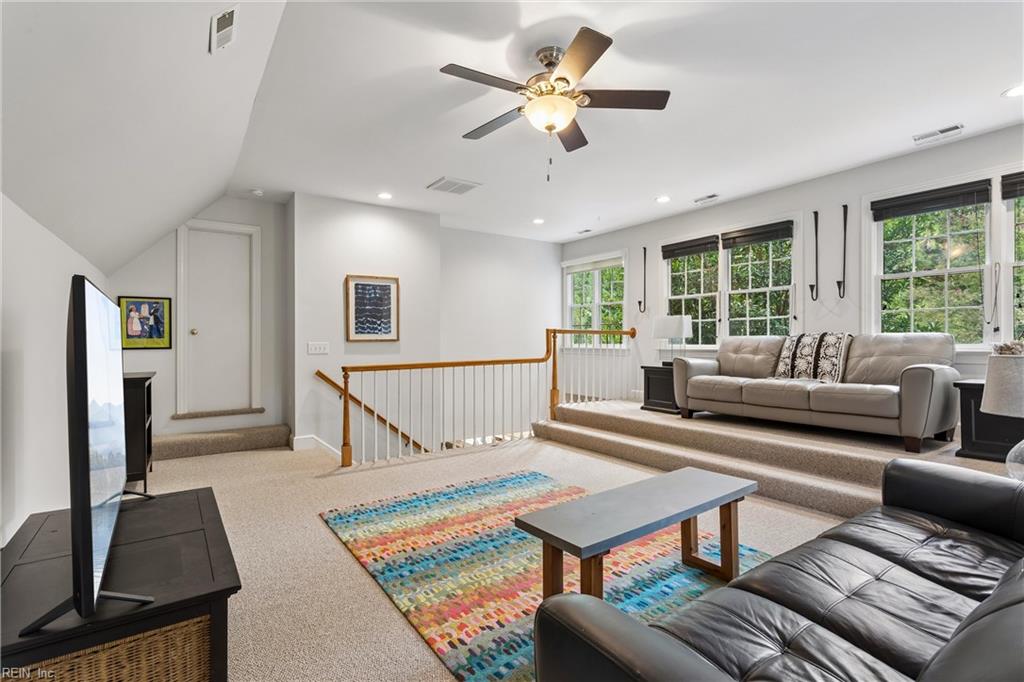 285 E Queens Drive Williamsburg VA 23185