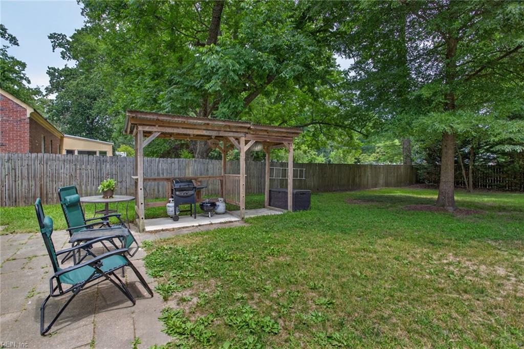16 Oakland Drive Newport News VA 23601