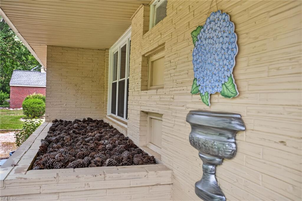 16 Oakland Drive Newport News VA 23601