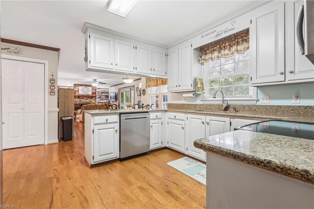 102 Edgewood Court Yorktown VA 23692