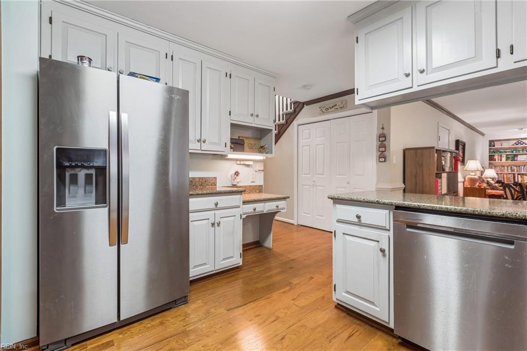 102 Edgewood Court Yorktown VA 23692
