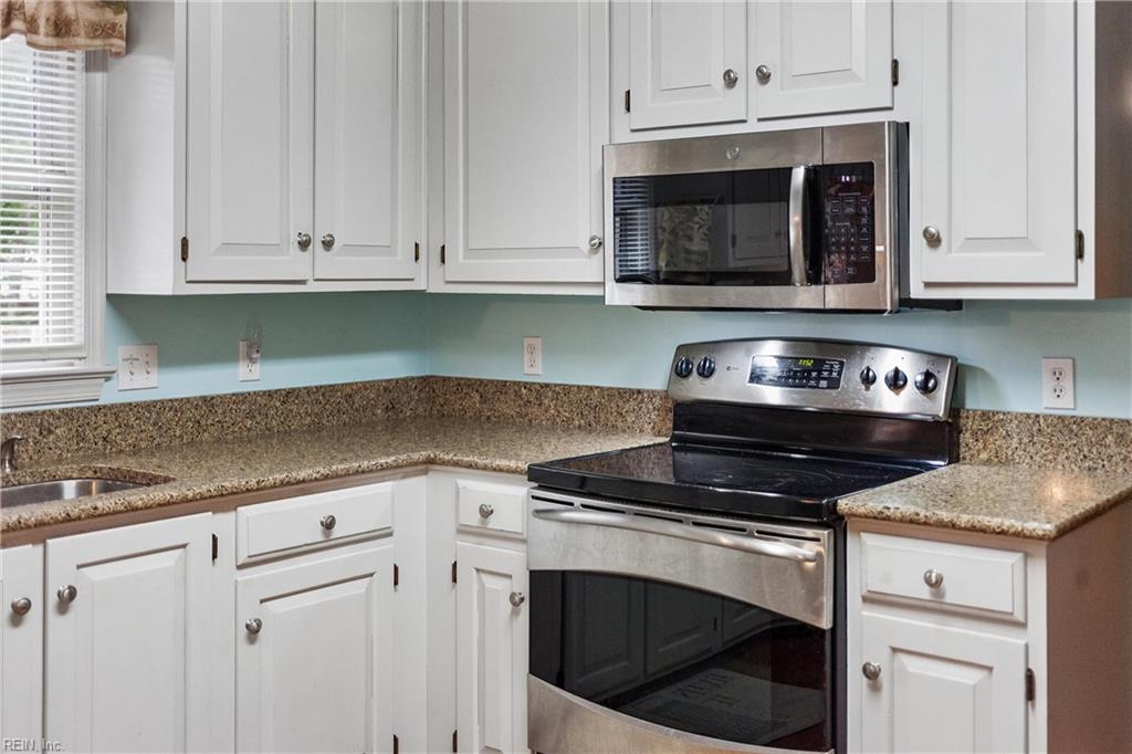 102 Edgewood Court Yorktown VA 23692