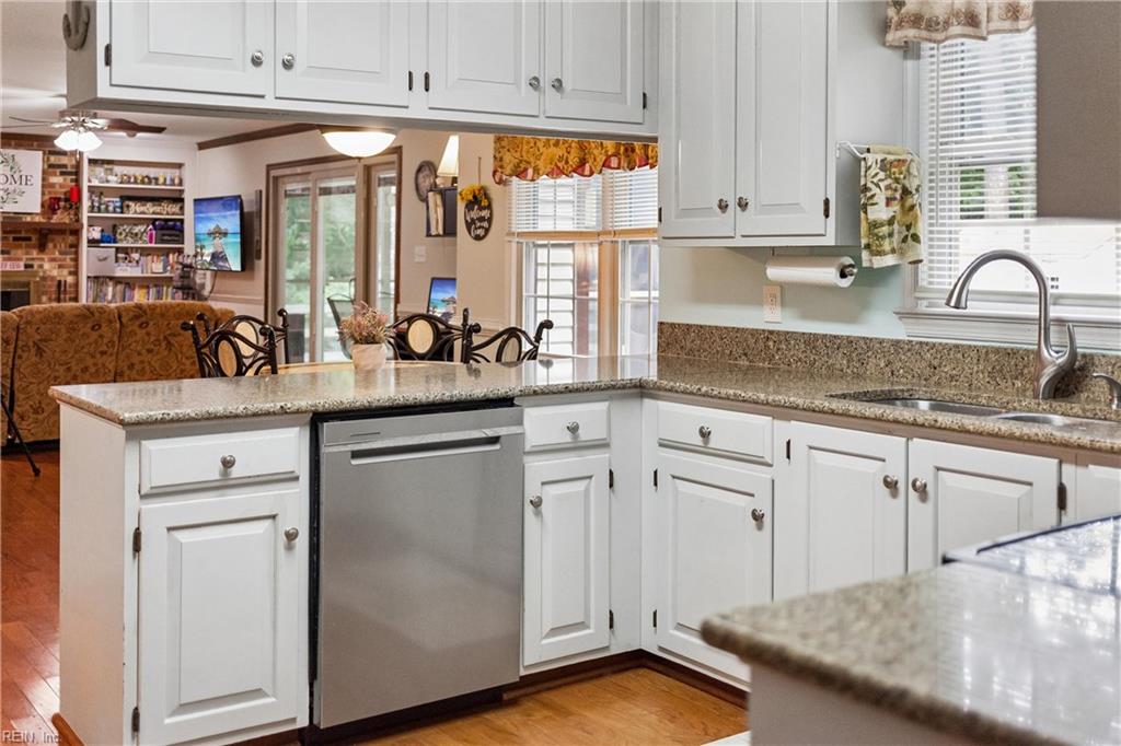 102 Edgewood Court Yorktown VA 23692