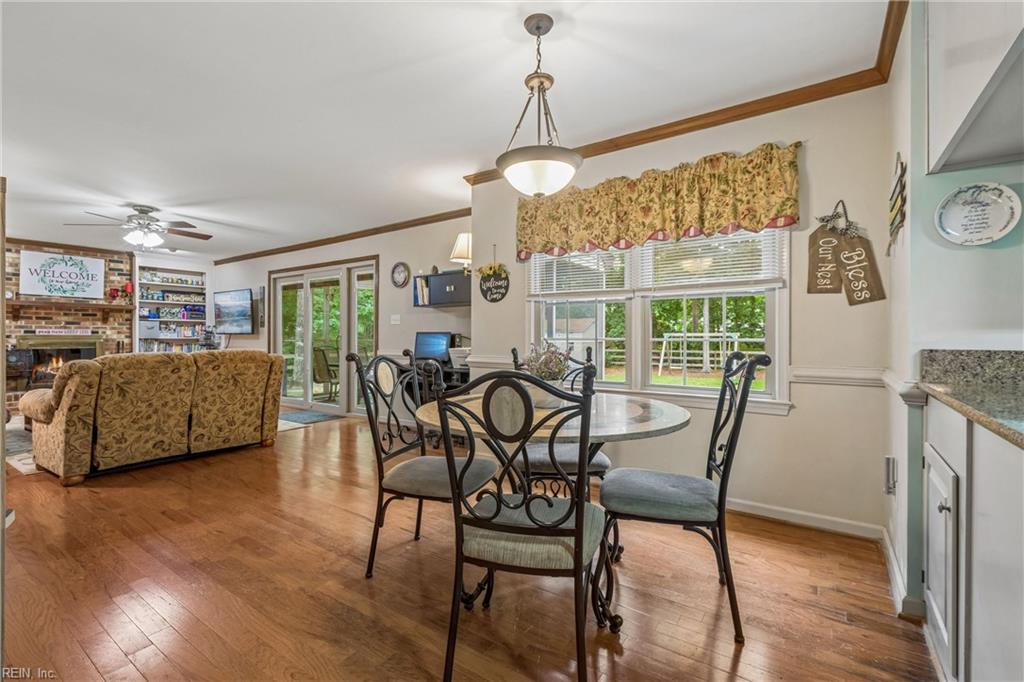 102 Edgewood Court Yorktown VA 23692