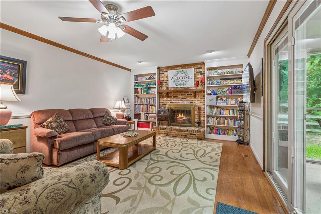 102 Edgewood Court Yorktown VA 23692