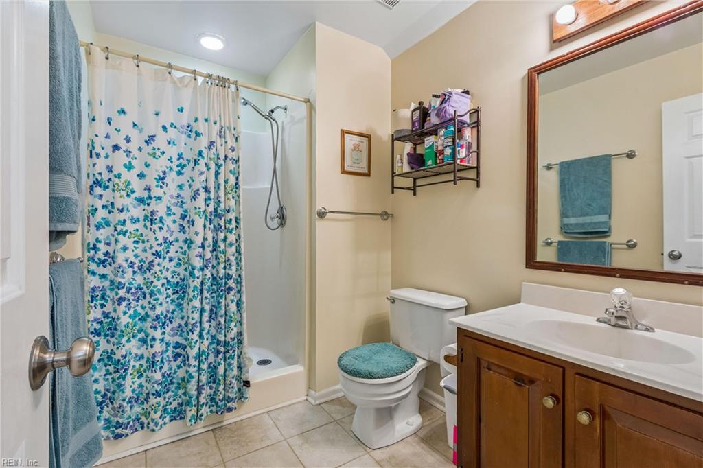 102 Edgewood Court Yorktown VA 23692