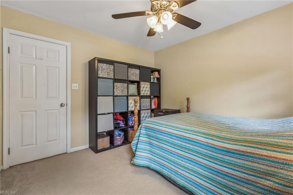 102 Edgewood Court Yorktown VA 23692