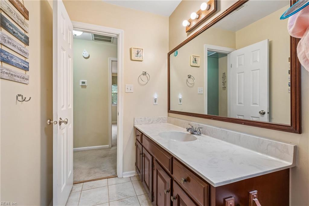 102 Edgewood Court Yorktown VA 23692